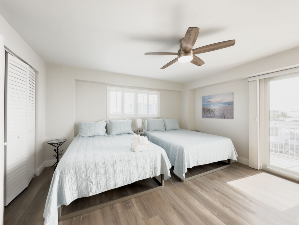 Siesta Key Vacation Condo Sleeps Six Guests.